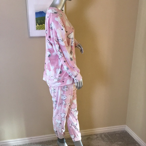 MUNKI MUNKI Peanuts Snoopy Hearts Velour Pajama Set Women's - Picture 10 of 16